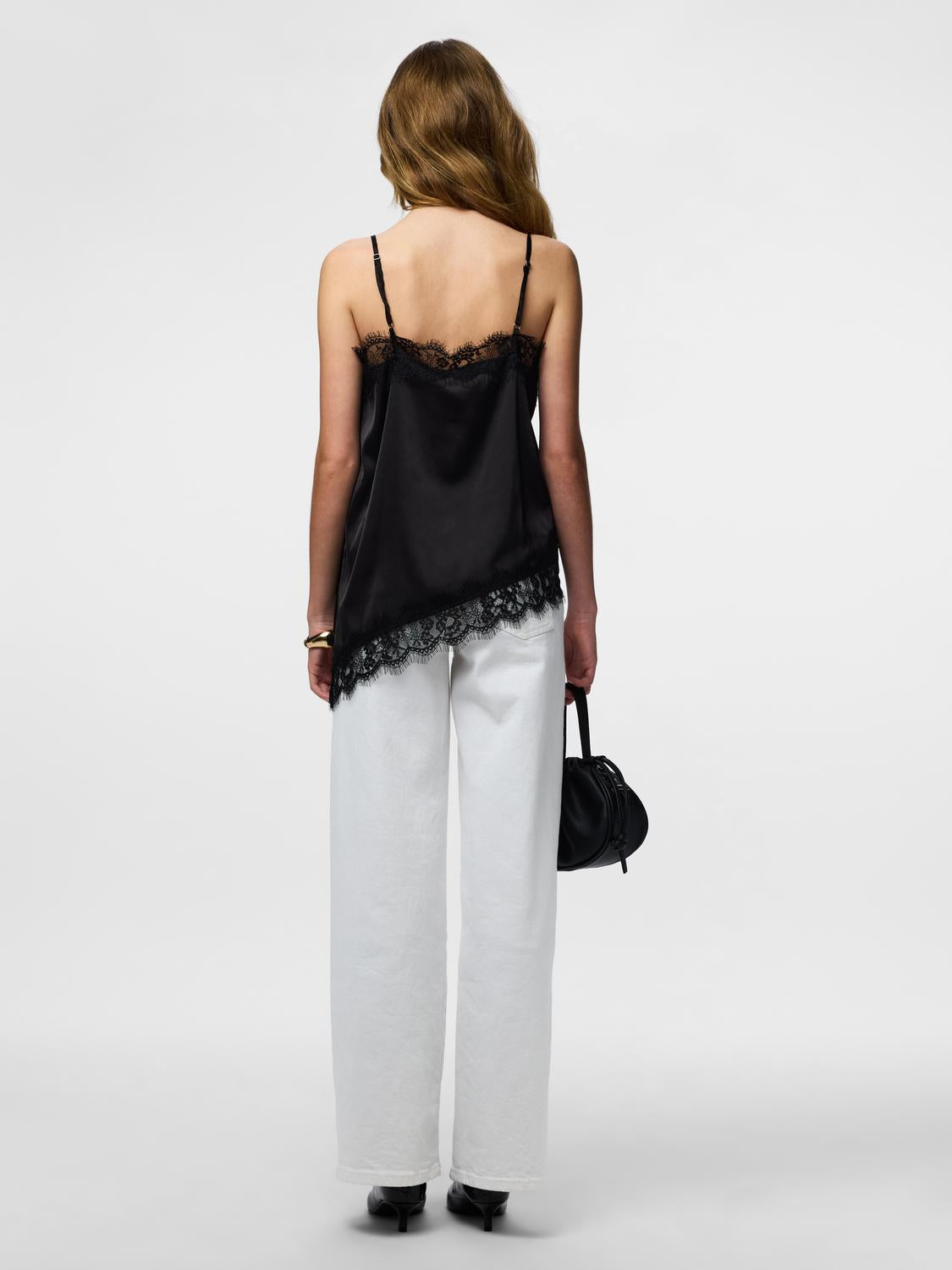 model_shot-back